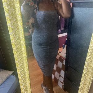 Sparky Black Evening Dress 

Size: S

Model: M/L